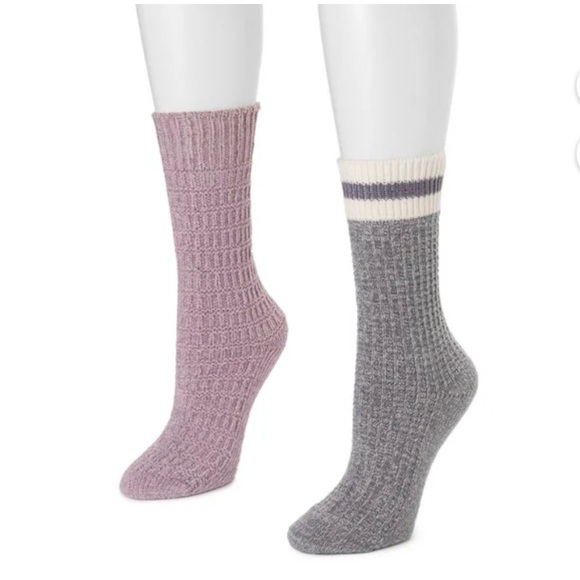 MukLuks Women's Crew Socks, 2-Pair Pack
Purple Chenille
Size: 6-11
New with Tags - Picture 4 of 5